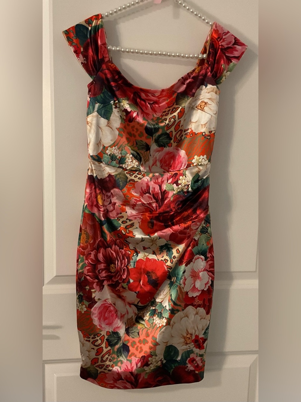 GUESS Camila Printed
Off-The-Shoulder Satin Mini Dress